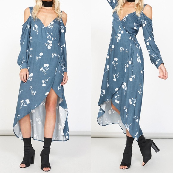 MINKPINK Dresses & Skirts - NWT MINKPINK Cold Shoulder Long Sleeve Warp Dress